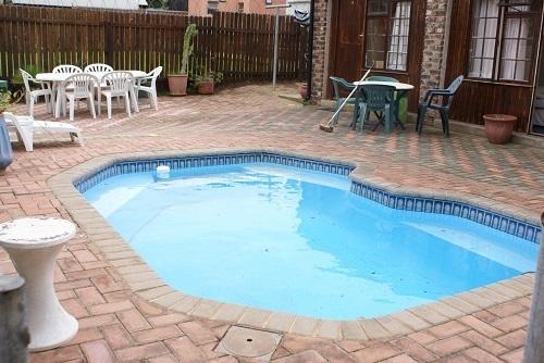 Jeffreys Bay Backpackers Hostel Bagian luar foto