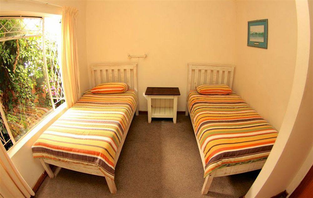 Jeffreys Bay Backpackers Hostel Bagian luar foto